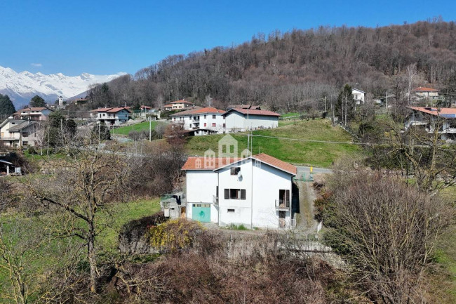 Casa indipendente in vendita a Val di Chy