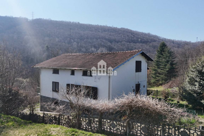 Casa indipendente in vendita a Val di Chy