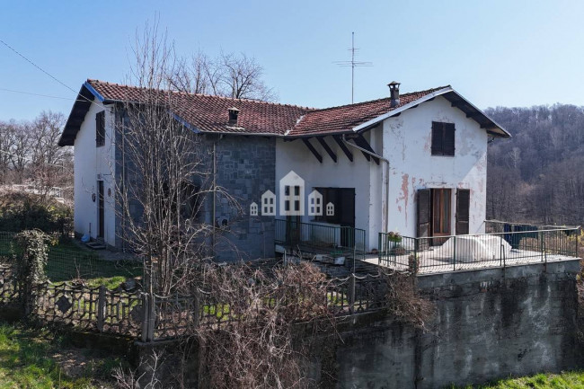 Casa indipendente in vendita a Val di Chy