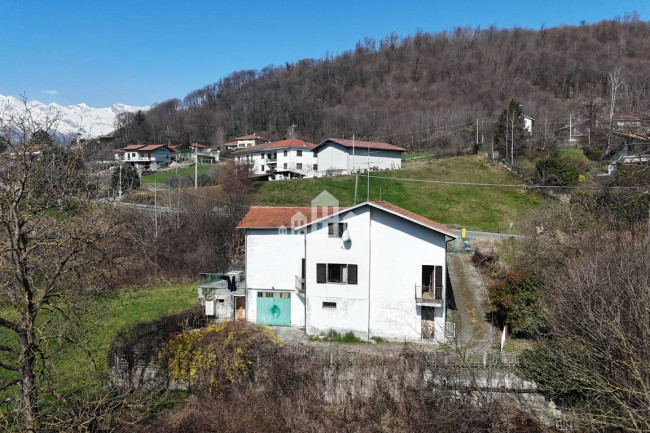 Casa indipendente in vendita a Val di Chy