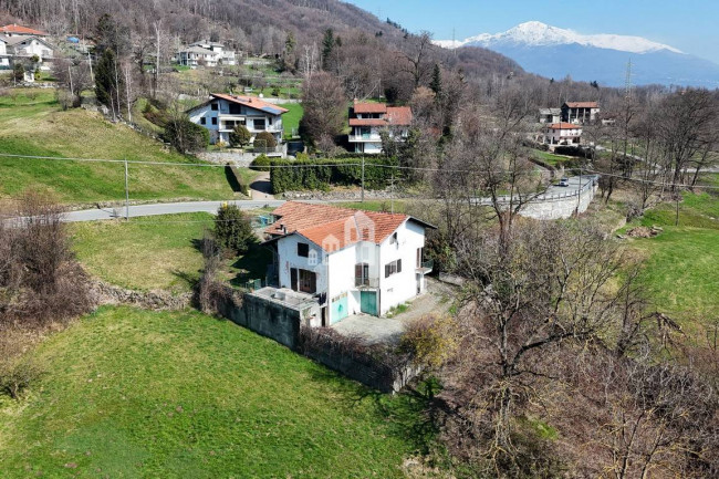 Casa indipendente in vendita a Val di Chy