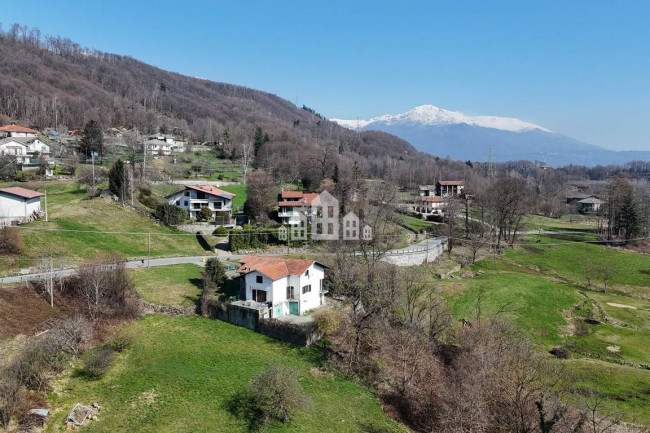 Casa indipendente in vendita a Val di Chy