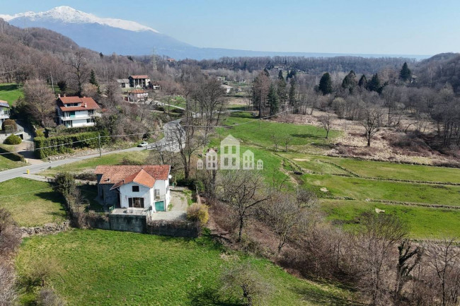 Casa indipendente in vendita a Val di Chy