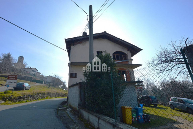 Casa semindipendente in vendita a Val di Chy