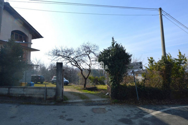 Casa semindipendente in vendita a Val di Chy