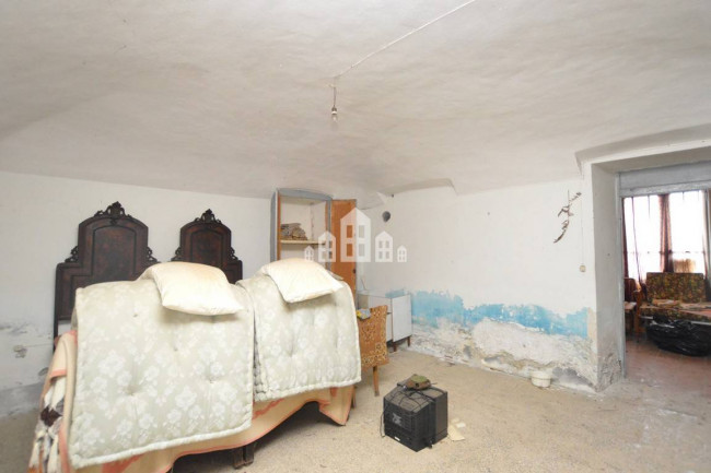 Casa semindipendente in vendita a Val di Chy