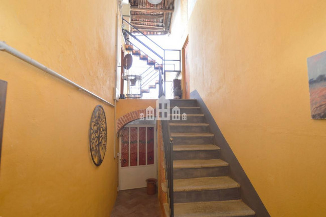 Casa semindipendente in vendita a Val di Chy