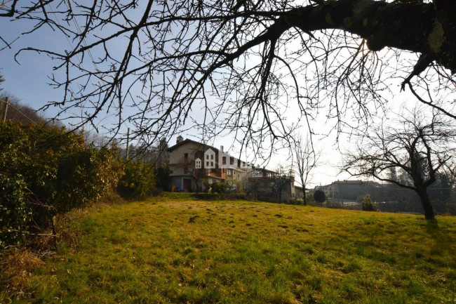 Casa semindipendente in vendita a Val di Chy
