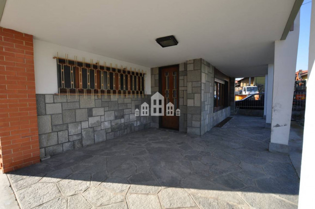 Villa in vendita a Feletto