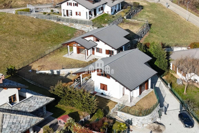 Villa in vendita a Rueglio