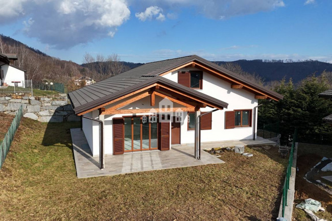 Villa in vendita a Rueglio