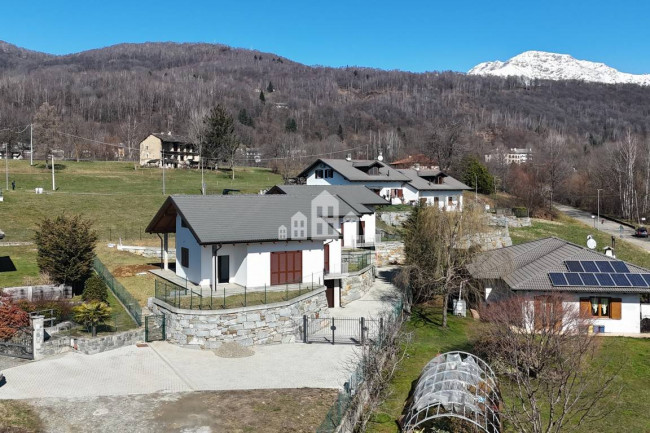 Villa in vendita a Rueglio