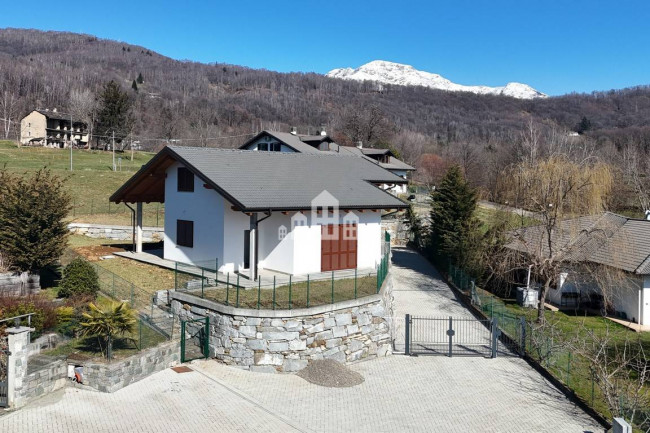 Villa in vendita a Rueglio