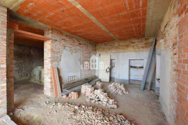 Casa semindipendente in vendita a Val di Chy