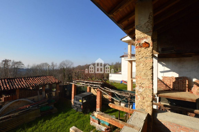 Casa semindipendente in vendita a Val di Chy
