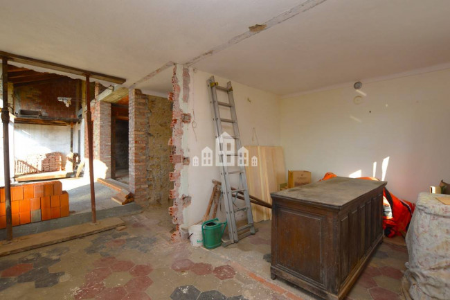 Casa semindipendente in vendita a Val di Chy