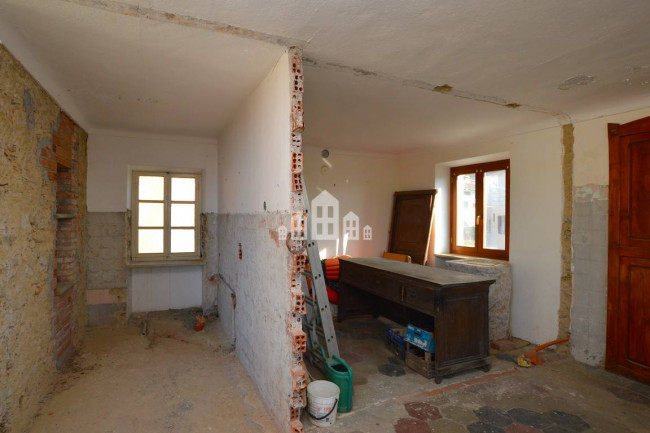 Casa semindipendente in vendita a Val di Chy