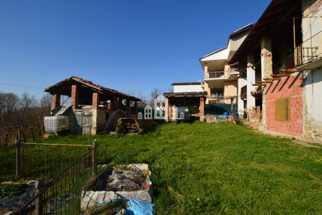 Casa semindipendente in vendita a Val di Chy
