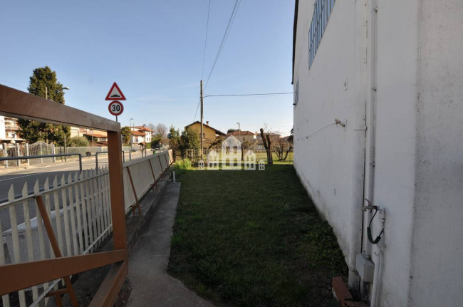 Capannone in vendita a Feletto