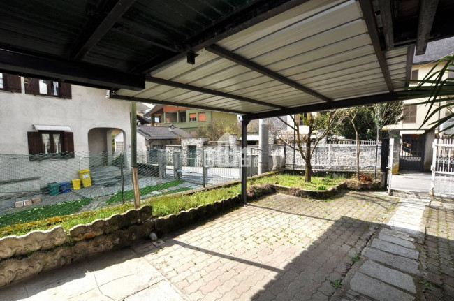 Casa indipendente in vendita a Sparone