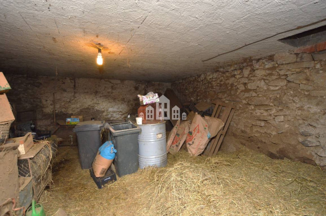 Casale in vendita a Valchiusa