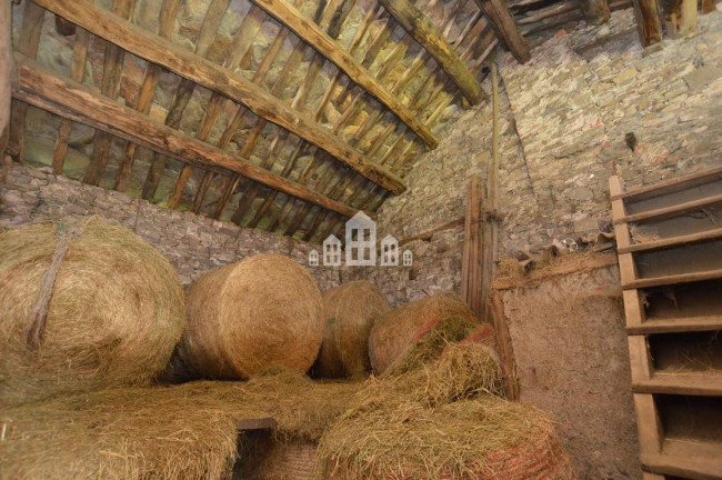 Casale in vendita a Valchiusa