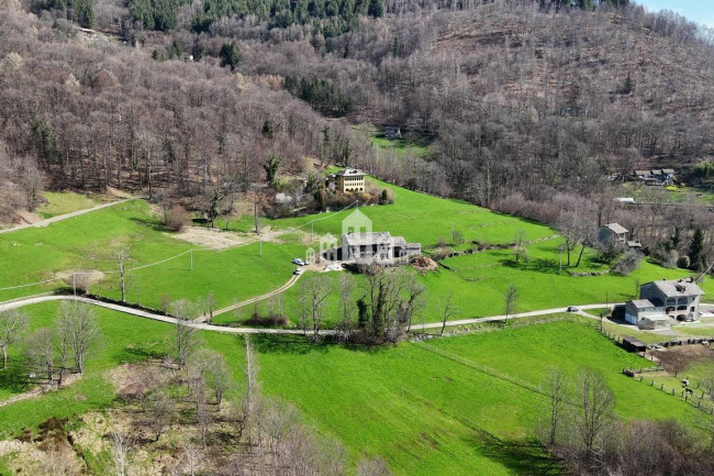 Casale in vendita a Valchiusa