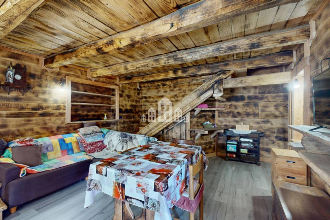Casa semindipendente in vendita a Rueglio