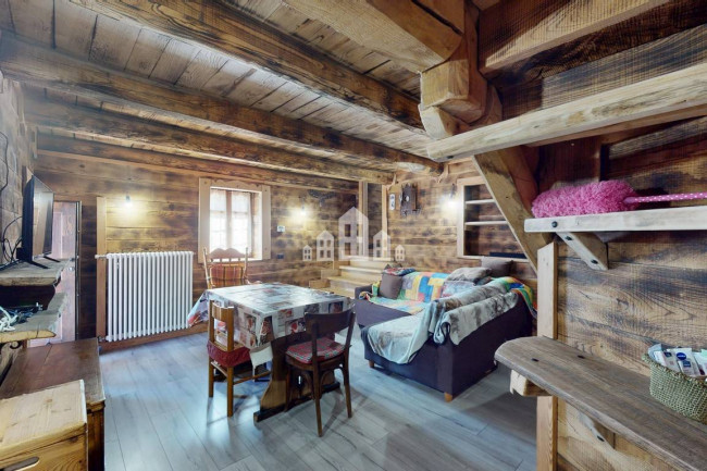 Casa semindipendente in vendita a Rueglio