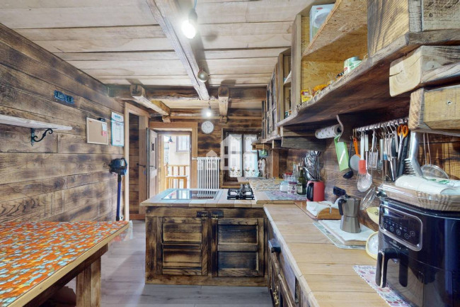 Casa semindipendente in vendita a Rueglio