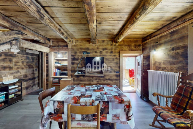 Casa semindipendente in vendita a Rueglio