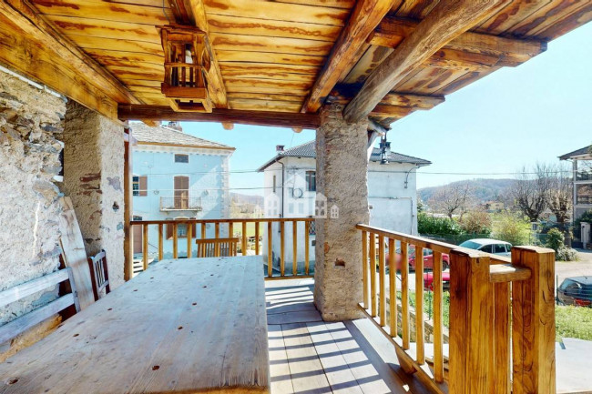 Casa semindipendente in vendita a Rueglio