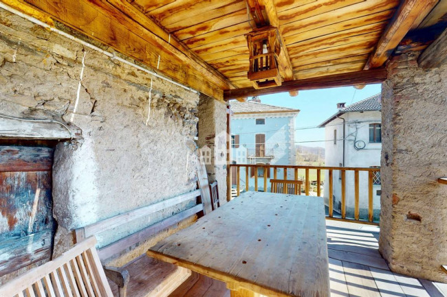 Casa semindipendente in vendita a Rueglio
