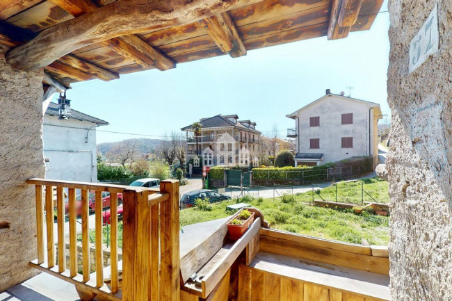 Casa semindipendente in vendita a Rueglio
