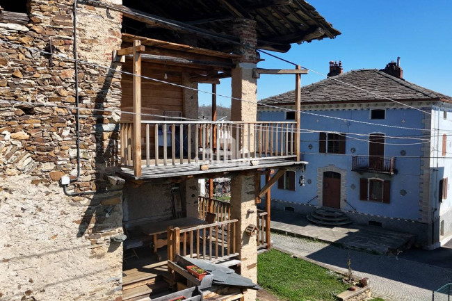 Casa semindipendente in vendita a Rueglio
