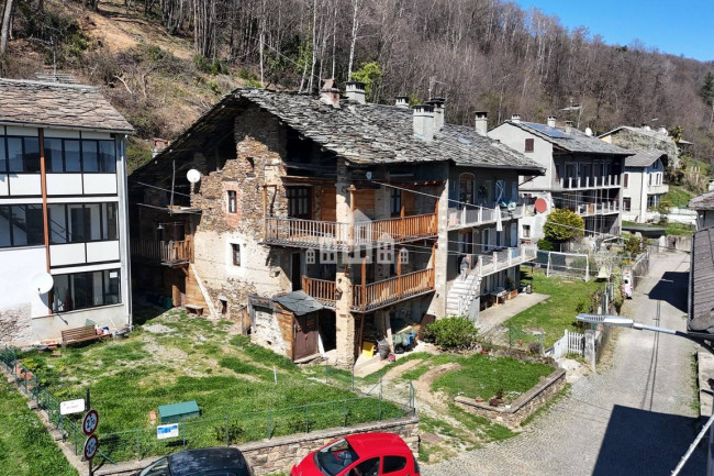 Casa semindipendente in vendita a Rueglio
