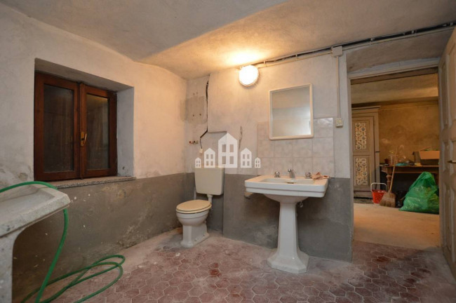 Bifamiliare in vendita a Brosso