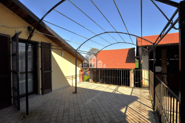 Casa semindipendente in vendita a Favria