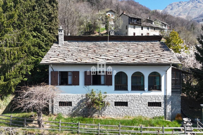 Casa indipendente in vendita a Traversella