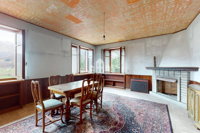 Casa indipendente in vendita a Traversella