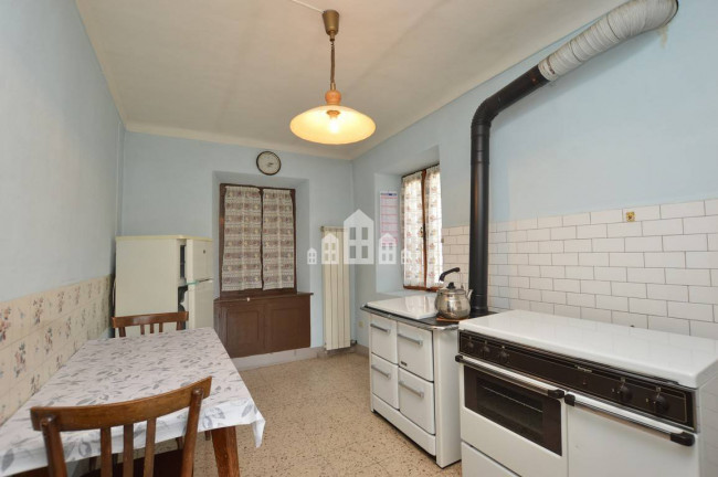 Casa semindipendente in vendita a Val di Chy