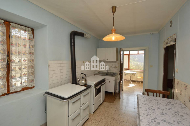 Casa semindipendente in vendita a Val di Chy
