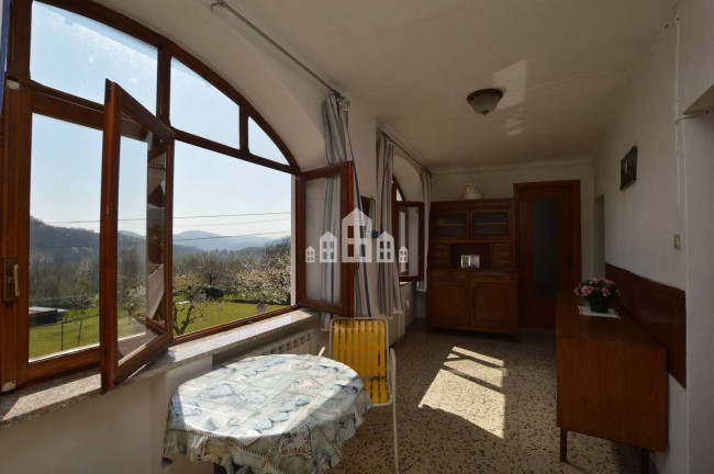 Casa semindipendente in vendita a Val di Chy