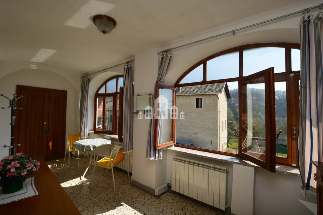 Casa semindipendente in vendita a Val di Chy