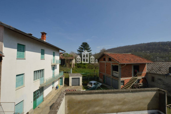 Casa semindipendente in vendita a Val di Chy