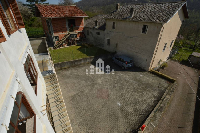 Casa semindipendente in vendita a Val di Chy