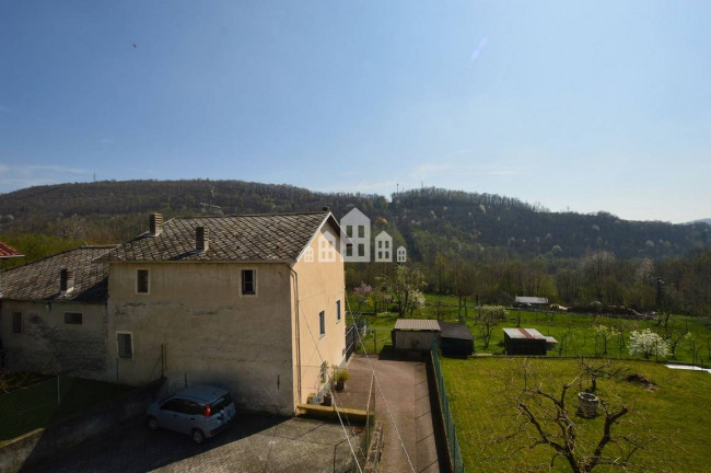 Casa semindipendente in vendita a Val di Chy