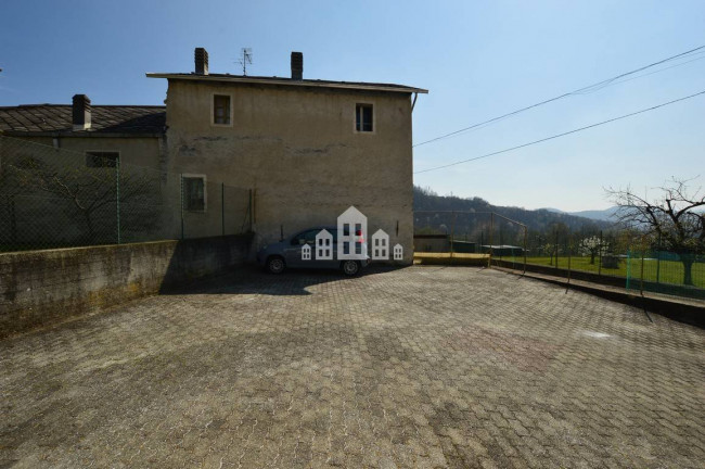 Casa semindipendente in vendita a Val di Chy