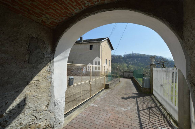 Casa semindipendente in vendita a Val di Chy