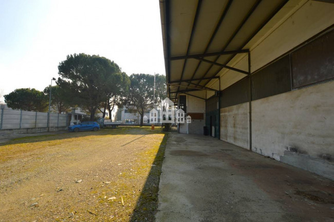 Capannone in vendita a Azeglio